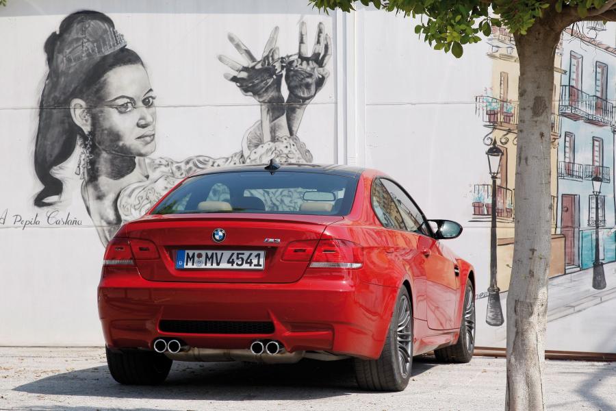  BMW M3 2009 года  (фото 20 из 38)